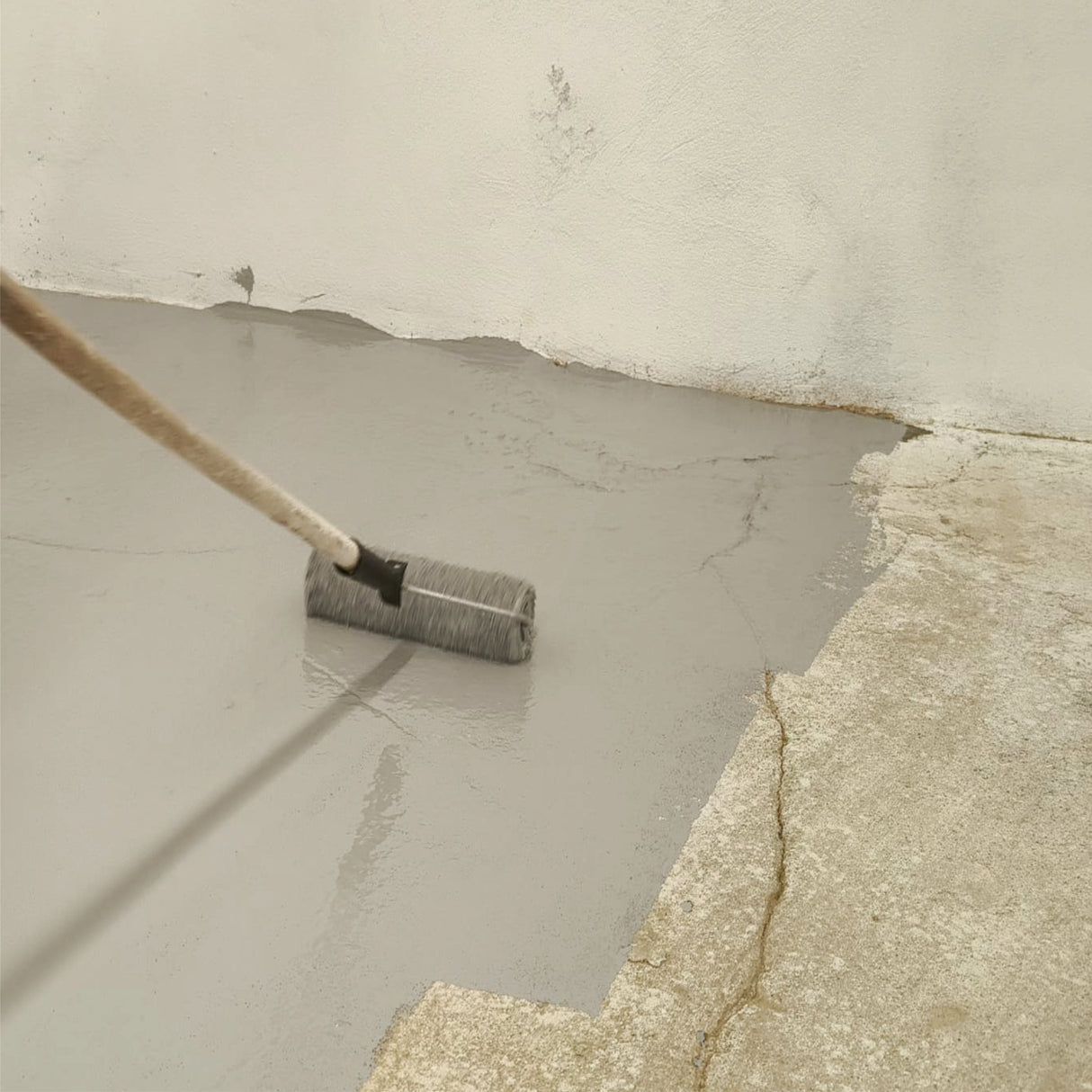 SINGLE-COMPONENT CONCRETE FLOOR PAINT FOR EXTERIOR and INTERIOR 5KG