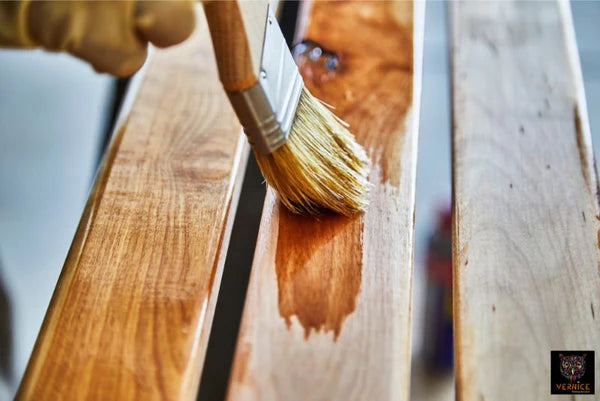 LAC ACRILIC-POLIURETANIC PENTRU LEMN SI LAZURI